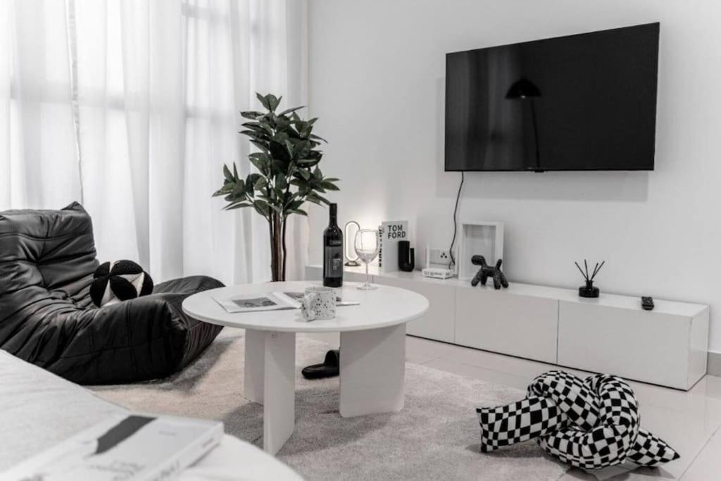 Trion Kl - 2 Bedroom, 5 Pax, Netflix, Free Car Park